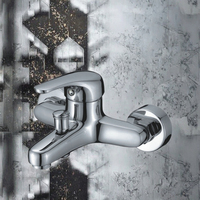 Robinet de douche mural moderne en chrome poli de haute qualité, durable, à poignée unique, avec double jet de pluie en céramique