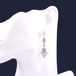 Boucles d'oreilles étoiles en moissanite de luxe classiques et élégantes en argent sterling plaqué or 18 carats Tianyu Gems - Product Image 6