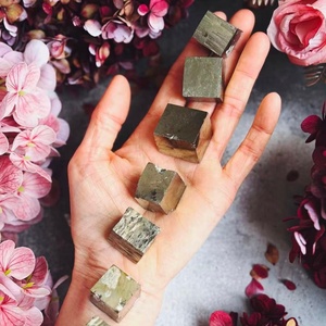 Spécimen de cristal de pyrite cubique naturelle, pierre brute de chalcopyrite dorée, cubes de pyrite de fer polie, collection de haute qualité, Feng Shui - Product Image 3