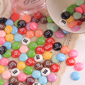 เรซิ่นคาโบชองรูปวงกลม M&M สำหรับตกแต่งโทรศัพท์มือถือ DIY อุปกรณ์เสริมสำหรับไอโฟน วัสดุงานฝีมือ - Product Image 4