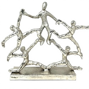 Escultura de Figuras Metálicas Abstractas Plateadas, 5 Personas Escalando una Pirámide, Estatua Moderna de Trabajo en Equipo, Objeto de Arte para Decoración de Sala de Estar - Product Image 1