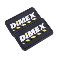 Étiquettes de cou lavables en caoutchouc de silicone PVC imprimées en relief découpées en relief avec logo personnalisé pour vêtements et T-shirts