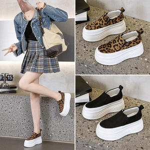 Zapatos Deportivos para Caminar para Mujer 2026, Zapatos Planos Casuales con Tacón Oculto y Plataforma Gruesa, Cómodos para Usar Todo el Día - Product Image 1