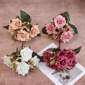 Bouquet <span class=keywords><strong>de</strong></span> fleurs artificielles <span class=keywords><strong>Hibiscus</strong></span> <span class=keywords><strong>Rose</strong></span> Tournesol Style européen Luxe léger Fleur en soie Décoration <span class=keywords><strong>de</strong></span> restaurant Magasin Art floral - Product Image 1