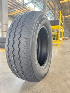 Шина для легких грузовиков и фургонов 205/70R14C 94/91Q с черным боковинным ремнем - Product Image 4