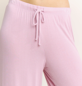 Ensemble de pyjama léger et confortable pour <span class=keywords><strong>femme</strong></span> : haut caraco et pantalon côtelés, idéal pour la maison et le loungewear - Product Image 3