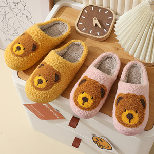 Nouvelles pantoufles confortables en coton à tête d'ours pour la maison, mignonnes et chaudes, chaussures d'hiver de style dessin animé pour hommes et femmes, semelle extérieure épaisse et souple en EVA, style fourrure - Product Image 2