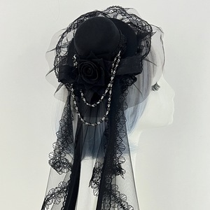Accessoires de cheveux Lolita Fashion Gothique pour performance, avec voile sombre, rose sanglante en résine, chapeau rétro, épingle à cheveux et chaîne, pour cosplay - Product Image 3