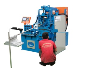 Macchina ad Alta Velocità per la Produzione di Appendiabiti/Soluzioni Economiche per la Fabbricazione di Appendiabiti - Product Image 1