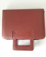Porte-documents en cuir PU A4 de qualité supérieure OEM avec logo personnalisé en relief, pochette pour documents, poignée rétractable et support pour tablette