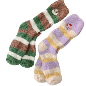 Calcetines de media pantorrilla gruesos con bordado de dibujos animados de lana coralina para uso doméstico, para dormir y para el suelo, cálidos para otoño e invierno para mujer - Product Image 4