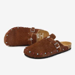 Ciabatte Personalizzate Morbide e Soffici in Vera Pelliccia per Donna e Uomo, Mules Casual in Crine di Cavallo, Zoccoli con Suola in Sughero, Pantofole Stile Birkenstock con Supporto Plantare - Product Image 1