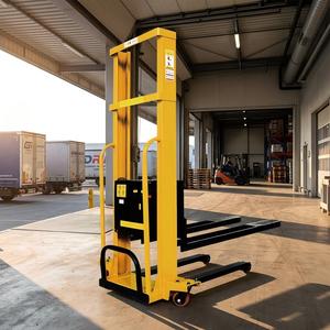 Chariot élévateur électrique 1,1 tonne, mât simple, pneus pleins, utilisation intérieure, commande en position debout, batterie au plomb-acide - Product Image 5