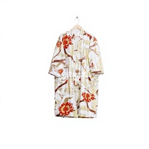 Kimono indien traditionnel vintage Kantha, fait main, motif floral, col en V, fermeture à ceinture, robe d'été respirante pour femmes, 100% coton - Product Image 2