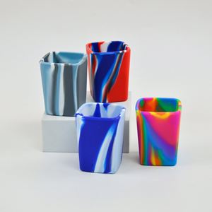 Verres à vin carrés réutilisables incassables camouflage en silicone de qualité alimentaire pour les voyages en extérieur et l'usage domestique - Product Image 1