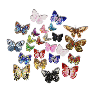 Diseño de moda Lentejuelas brillantes Parches de mariposa PVC Bordado Decoraciones de prendas de vestir para mujeres en formas de corazón de flores redondas - Product Image 1