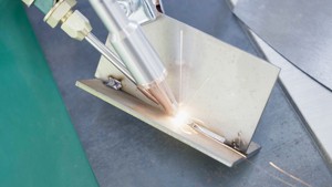 New 4-in-1 <span class=keywords><strong>Laser</strong></span> Cleaner thợ hàn Cutter xách tay cầm tay năng suất cao 2000 Wát sợi Máy hàn <span class=keywords><strong>laser</strong></span> - Product Image 5