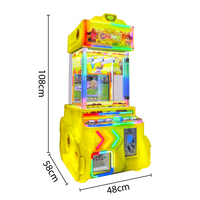 Distributeurs automatiques de capsules, machines gashapon et flippers, bornes d'arcade à pièces et machines à jouets Gachapeng.