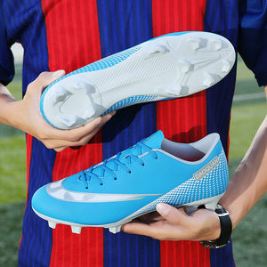 <span class=keywords><strong>Scarpe</strong></span> <span class=keywords><strong>da</strong></span> <span class=keywords><strong>calcio</strong></span> per bambini Cr7 <span class=keywords><strong>scarpe</strong></span> <span class=keywords><strong>da</strong></span> <span class=keywords><strong>calcio</strong></span> taglia 35-47 per uso interno con Logo personalizzato colore nero professionale