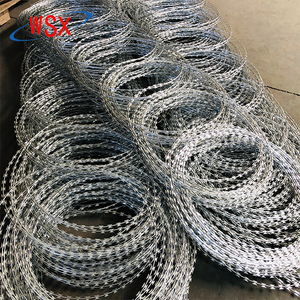 Malla de Seguridad Galvanizada Antiescalada de Estructura Robusta, Malla Plana con Alambre de Púas, Perfecta para Aeropuertos, Fronteras y Alta <span class=keywords><strong>Defensa</strong></span> Antirrobo - Product Image 1