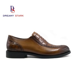 Zapatos Italianos de Alta Calidad, Diseño Bicolor, Cuero Genuino, Hechos a Mano, Logotipo Personalizado, Marca Original, Cómodos y Fáciles de Poner - Product Image 4