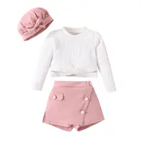 Новая мода - трех предметный набор для девочек с рукавами из тяжелого трикотажа, юбкой-шортами на пуговках и бантовой шапкой