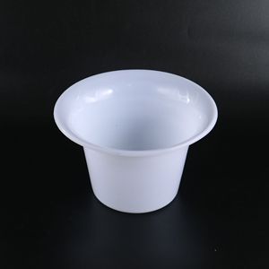 Escupidera de Plástico Engrosado con Graduaciones para Uso Hospitalario y Doméstico 2000ml - Product Image 1