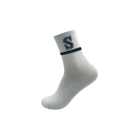 Chaussettes pour femmes de couleur blanche sportive douce de qualité supérieure avec motif de lettres à vendre