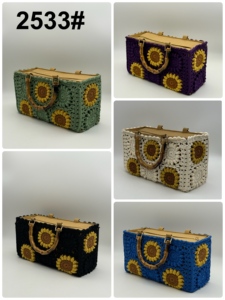 Sac en coton tricoté à la main pour femme, motif camélia, en bambou et fleur de maïs, accessoire de sac, artisanat textile et de tissu au crochet - Product Image 4