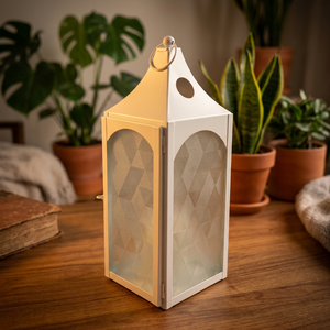 Lanterne porte-bougie carrée en métal et verre, faite à la main, blanche, pour décorations de Noël, de maison et de patio - Product Image 1