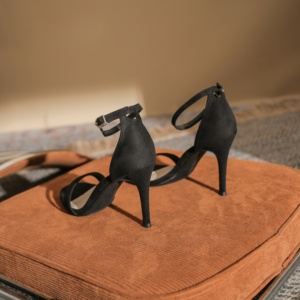 Chaussures à talons hauts pour femmes, en satin, à bout ouvert, ornées de strass et de paillettes, à enfiler, pour l'automne - Product Image 1
