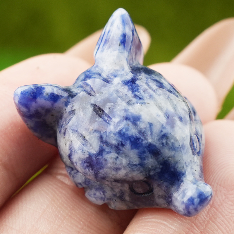 Pierre à taches bleues