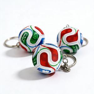 พวงกุญแจหนังฟุตบอลฟุตบอลโลกซีเอ็มยู 2026 ของที่ระลึกและของชำร่วยสำหรับแฟนฟุตบอล - Product Image 2