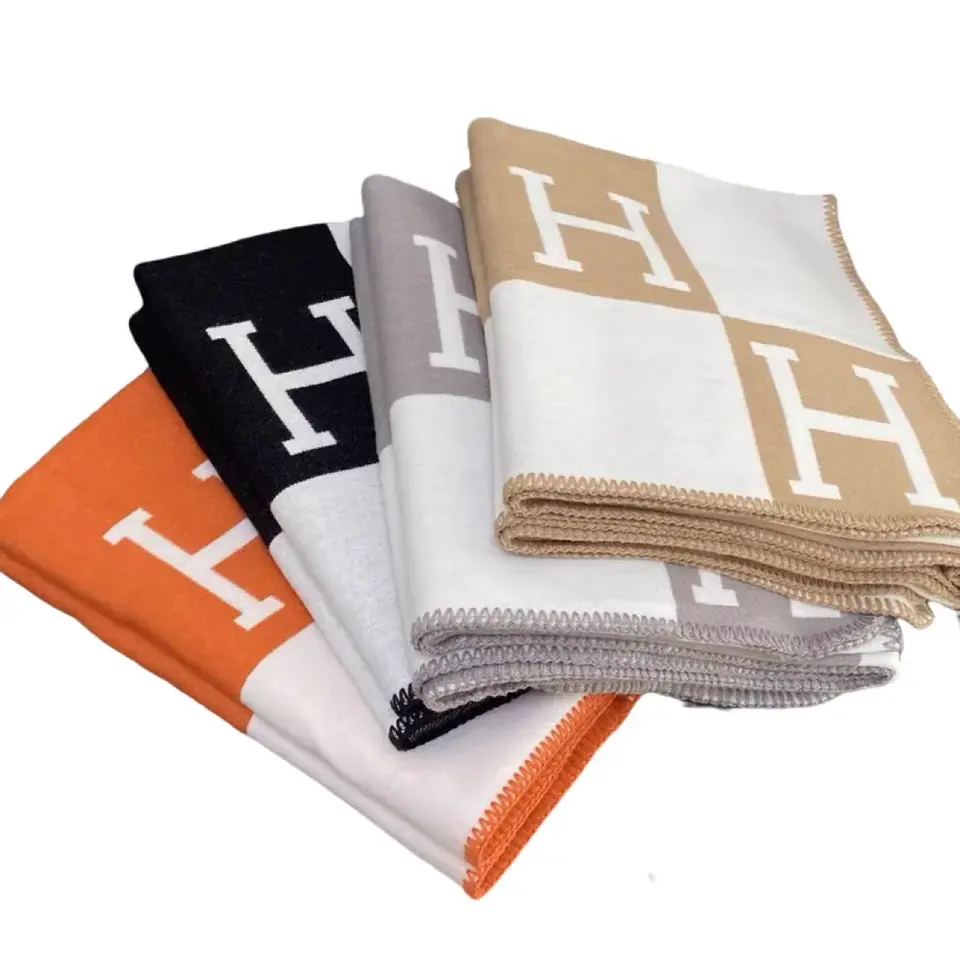 Wholesale Letter H Cashmere Wool Knitted Luxury Throw Blanket
