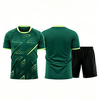 Vente en gros d'usine, ensembles de maillots de football pour hommes avec logo personnalisé, maillots de football extensibles pour équipes et clubs, ensembles d'uniformes de football confortables