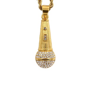 Hip Hop Microphone 18K Plaqué Or Griffe Réglage Cubique Zircone Étanche En Acier Inoxydable Bijoux De Mode Pendentif pour Homme Homme - Product Image 1