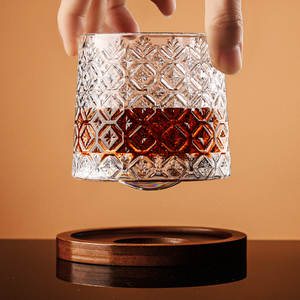Vaso de Cerveza Giratorio Creativo de 10 oz, Personalizado al por Mayor, Vaso Giratorio para Vino y Whisky - Product Image 6