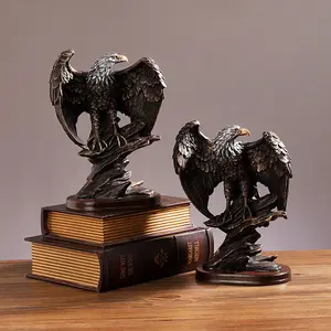 European vintage eagle decoration office desk bookcase wine cabinet decoration eagle statue resin crafts