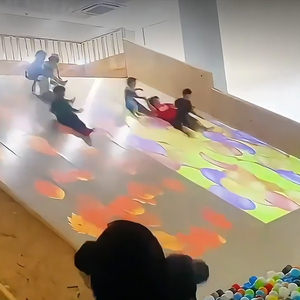 Juegos deslizantes interactivos multijugador Toque Proyección de suelo Tobogán de patio suave Proyección interactiva de patio interior - Product Image 4