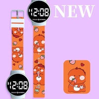 Montre numérique sportive personnalisée 2026 pour homme et femme, montre électronique LED mignonne, montre créative à impression tendance pour étudiant, cadeau original