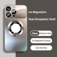 Couverture de téléphone magnétique de luxe avec mise au point automatique grande fenêtre étui de téléphone pour objectif de caméra pour Iphone 15 Pro Max 14 13 12 Pro