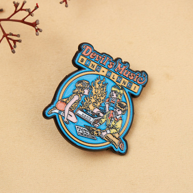 Retro style 'Devil's Music' Enamel Pin, Ideal for Music Lovers at Concerts and Themed Parties, Suitable as a gift
