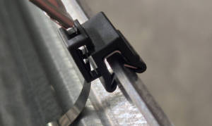 Clips de bord en 2 pièces en gros 304 attaches de câble en acier inoxydable anti-UV pour la gestion des câbles solaires - Product Image 3
