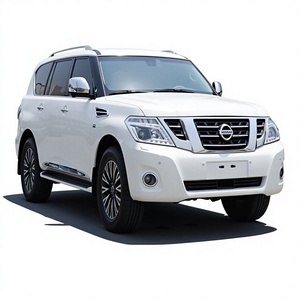 Nissan Patrol LE Platinum SUV d'occasion 2015, blanc, 7 places, phares LED, pneus R20, climatisation automatique |   Prêt à l'exportation - Product Image 1