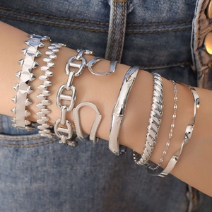 Trendy Elegant Stainless Steel <b>Chunky</b> 316l 18k <b>Gold</b> Plated Women's Fashion <b>Bracelets</b> and Bangles Jewelry for Women - Product Image 2