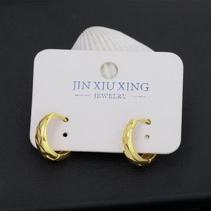 Pendientes Huggie Chapados en Oro de 24K al por Mayor de Fábrica JXX, Accesorios Geométricos de Moda para Mujer Hechos de Latón para Regalos - Product Image 3