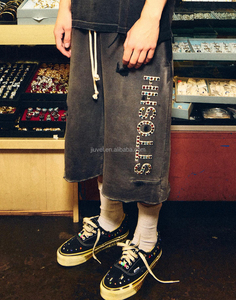 Shorts de survêtement streetwear pour homme, en coton épais, style vintage, délavé à l'acide, avec strass, design OEM - Product Image 2