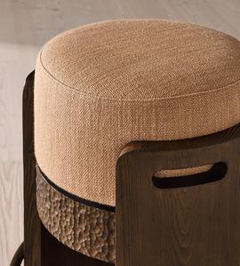 Tabouret de bar vintage en bois teinté foncé, assise en lin, repose-pieds en laiton antique, pour îlot de cuisine - Product Image 3