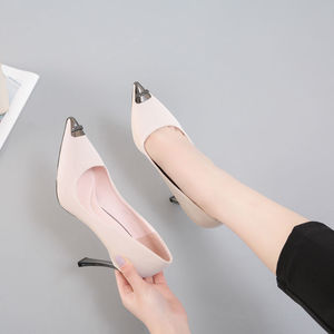 รองเท้าส้นสูงสตรีหนังวัวแท้สีดำ 9 ซม. รองเท้าทำงานสำนักงานแบบปลายแหลม - Product Image 4