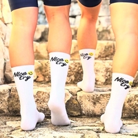 Chaussettes de course à pied personnalisées respirantes Cycle Basketball Chaussettes d'équipage personnalisées pour la randonnée Chaussettes de compression Échantillon de course à pied Marathon